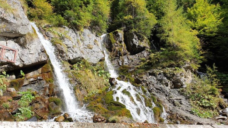 Top 10 locuri de vizitat în Munții Bucegi