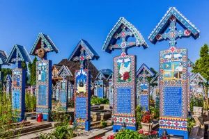Cimitirul Vesel din Săpânța – un simbol al unicității