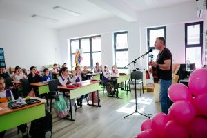 Proiectul a inclus ateliere susținute de Walter Ghicolescu