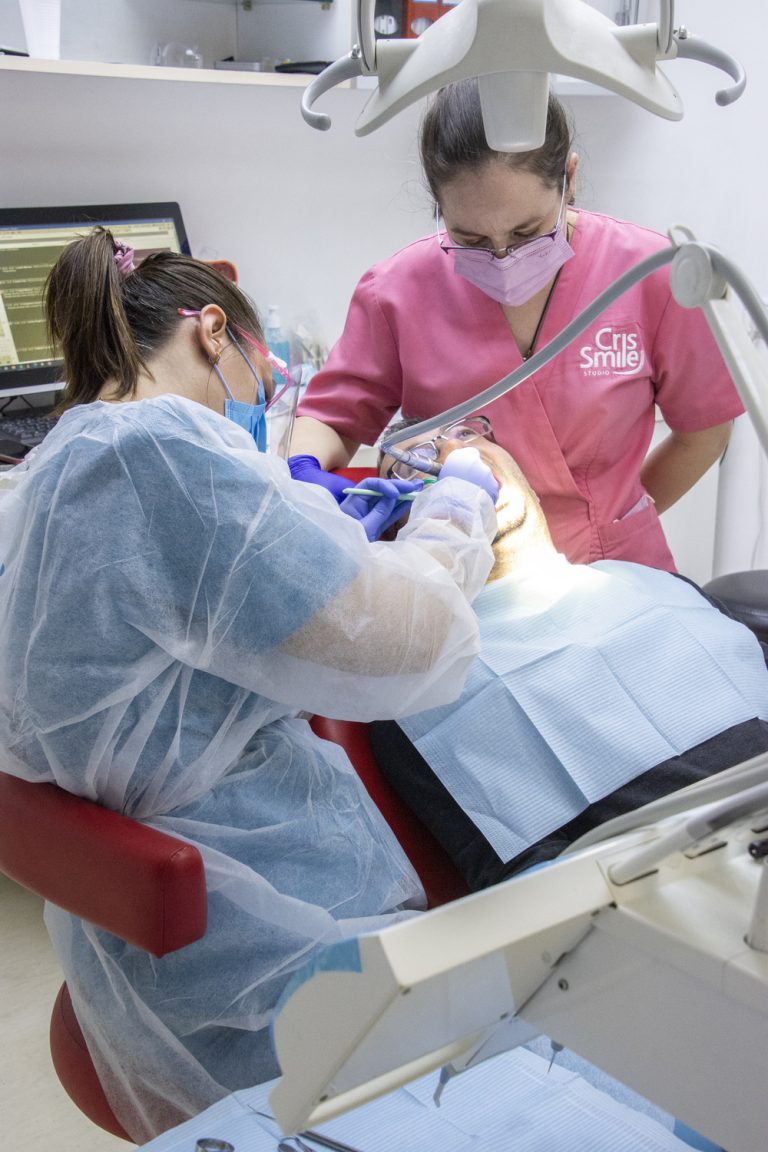 Gingivita: prevenție și tratament pentru gingii sănătoase cris smile implant dentar (9)