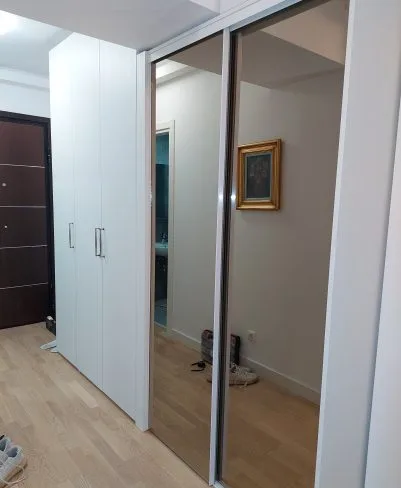 Mobilier Baie Personalizat: Design Modern și Soluții Inteligente pentru Depozitare 13